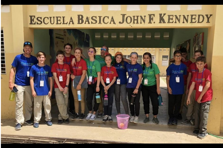 Florida Montessori students make service trip to Dominican Republic