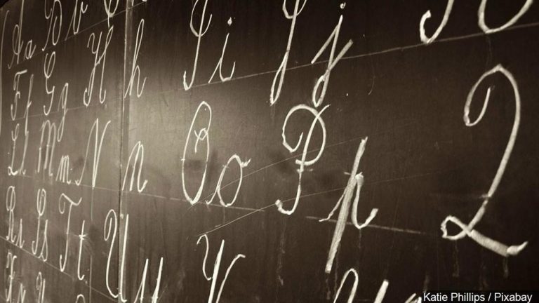 Montessori Guide adds to debate on cursive